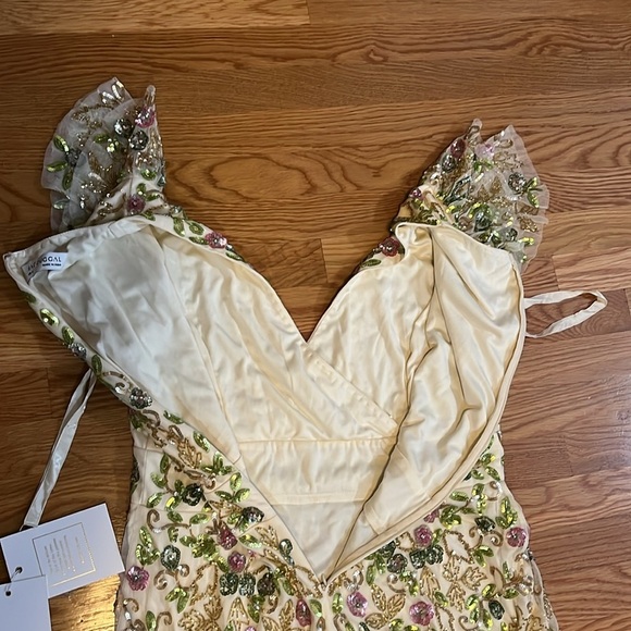 Mac Duggal Beige Floral Embellished Flutter Cap Sleeve Size 16 NWT. - Picture 13 of 16